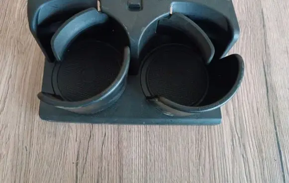 Cup holder front