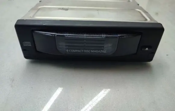 BMW 5 E60 E61 CD/DVD changer 9131850