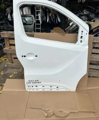 Renault Trafic III (X82) Front door 801529625R