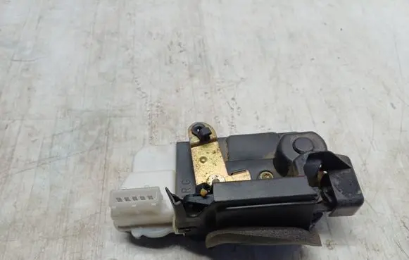Peugeot 607 Rear door lock