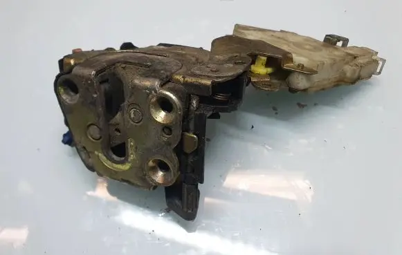 Nissan Almera N16 Front door lock 8055361U66 89A518