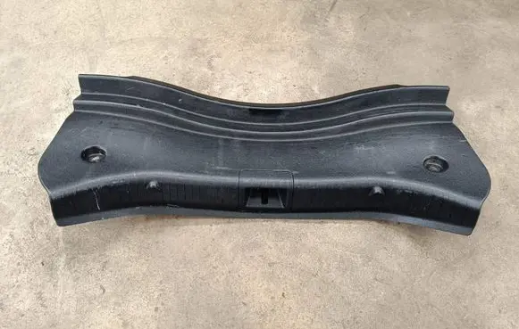 Trunk/boot sill cover protection