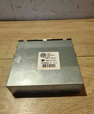 Volkswagen Golf VI Power management control unit 1K0919041 8ES01015300 0139185558