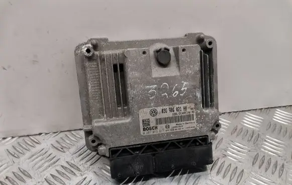 Volkswagen Touran I Engine control unit/module 03G906021HN