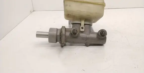 Master brake cylinder
