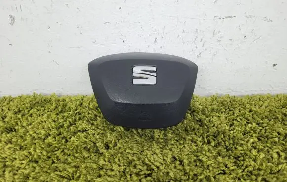 Seat Leon (5F) Steering wheel airbag cover 3087414