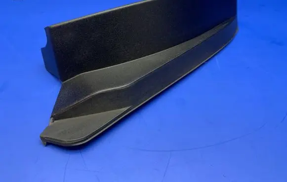 Rear/tail light trim molding