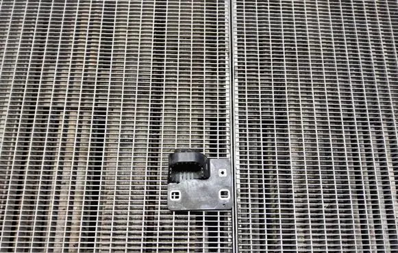 Volkswagen ID.3 Radiator support slam panel bracket 1EA121367E