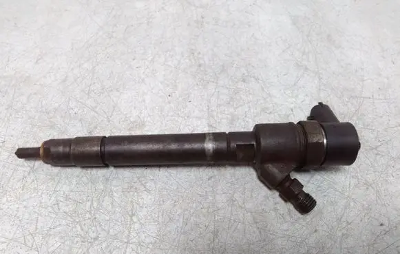 Volvo V70 Fuel injector 30777526 0445110298