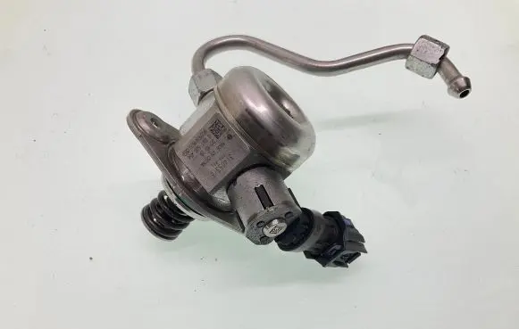 Volvo XC40 Fuel injection high pressure pump 31405318 8069349571 0261520456