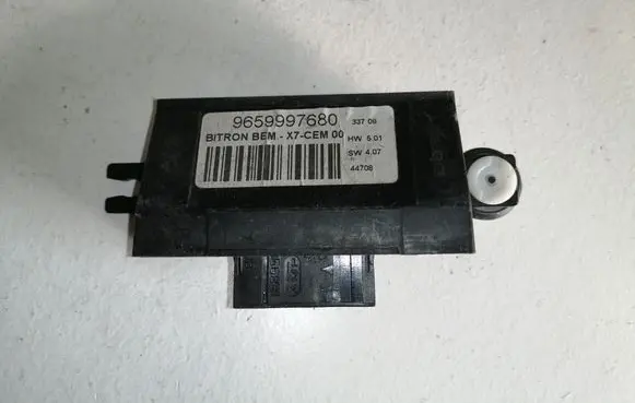 Citroen C4 II Picasso Door control unit/module 9659997680