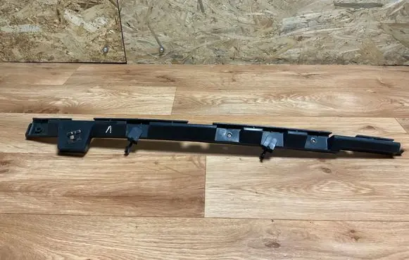 Opel Insignia A Rear bumper mounting bracket 13239123