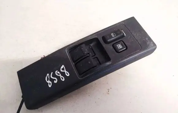 Toyota Corolla Verso AR10 Electric window control switch 848200f04000 84820-0f040-00