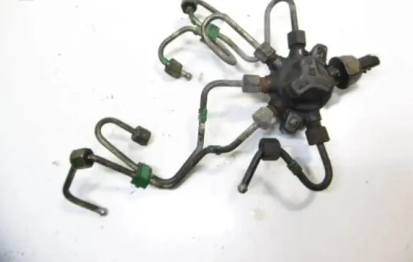 Dacia Logan I Fuel distributor 8200379933