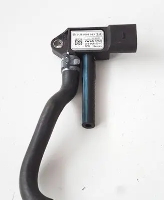 Audi A4 S4 B8 8K Exhaust gas pressure sensor 059906051C 0281006083 121109T0458E