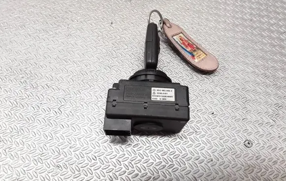 Volkswagen Touareg I Ignition lock 3D0905865E