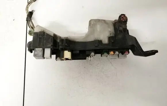 Toyota Avensis T250 Fuse box set 9008087019 90080-87019