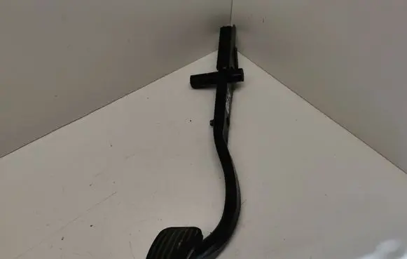 Volvo V70 Brake pedal G1406