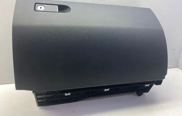 Glove box