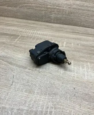 Ford Escort Headlight level adjustment motor 0307851304
