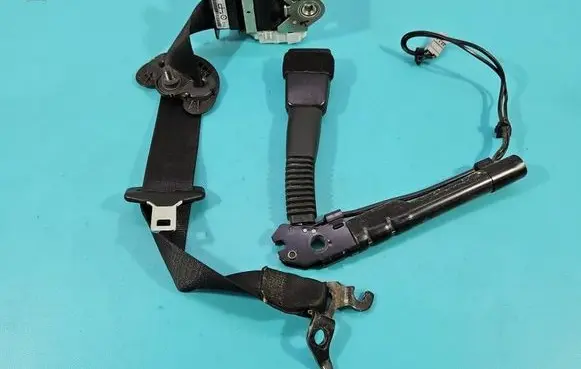 BMW 1 E81 E87 Front seatbelt 9119541 IMPRK1589642