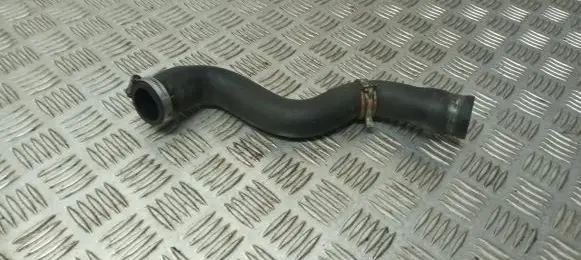 Coolant pipe/hose