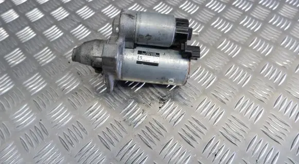 Toyota Yaris Starter motor 281000Y090