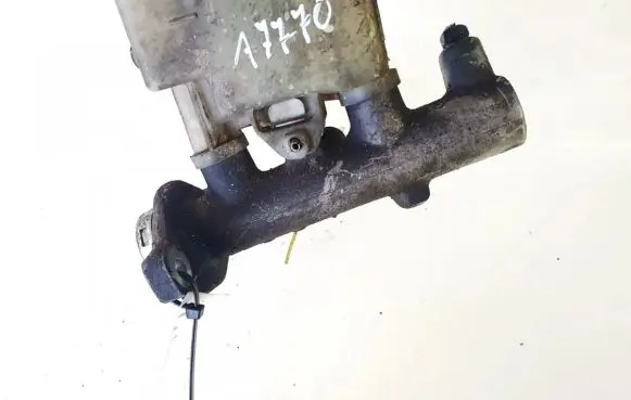 Master brake cylinder