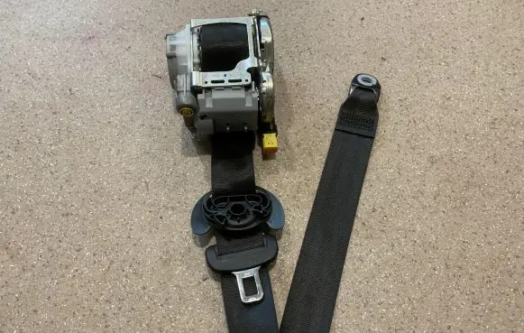 Audi Q7 4M Front seatbelt 4M0857705H