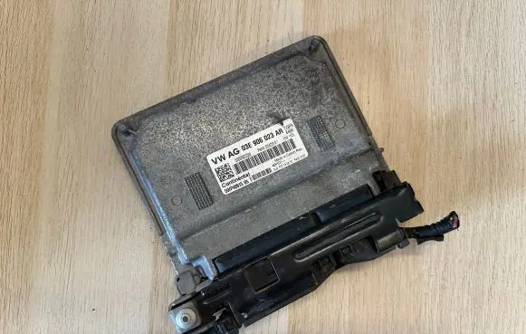 Seat Ibiza IV (6J,6P) Engine control unit/module 03E906023AR