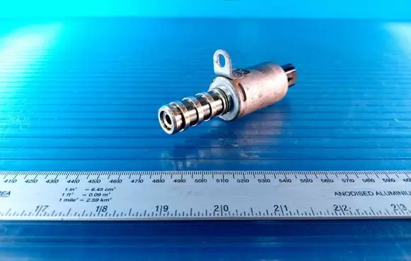 Peugeot 208 I Camshaft vanos timing valve 9825813780