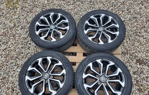 Toyota Yaris Cross R17 alloy rim 
