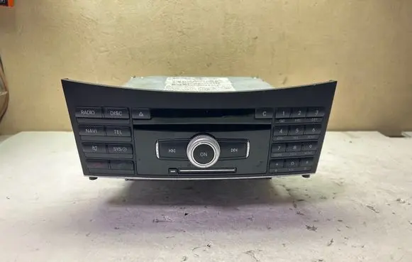 Mercedes-Benz E W212 Radio/CD/DVD/GPS head unit A2129068700 A2128700489 A2129024801