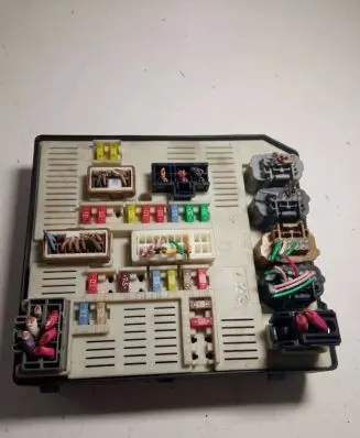 Renault Laguna III Fuse module 284B63984R