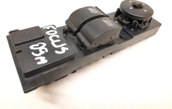 Ford Focus Electric window control switch 03168080 7M5T14529BA