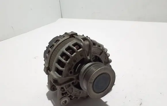 Volvo XC90 Generator/alternator 31489212