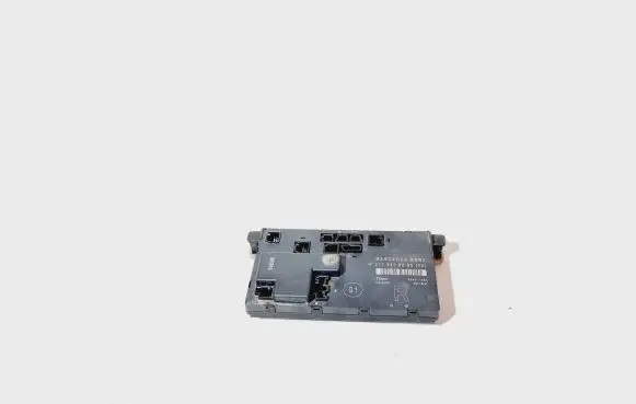 Mercedes-Benz E W211 Door control unit/module 2118208285