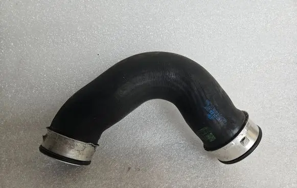 Volkswagen PASSAT B6 Intercooler hose/pipe 3C0145334F
