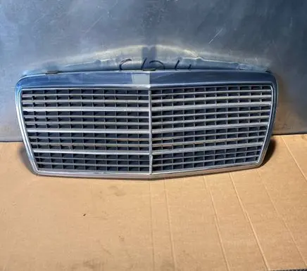 Mercedes-Benz E W124 Front grill 1248880323