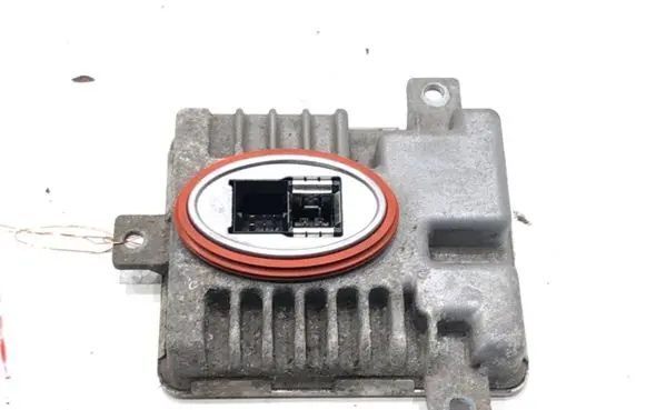 BMW X1 E84 Voltage converter/converter module 7237647