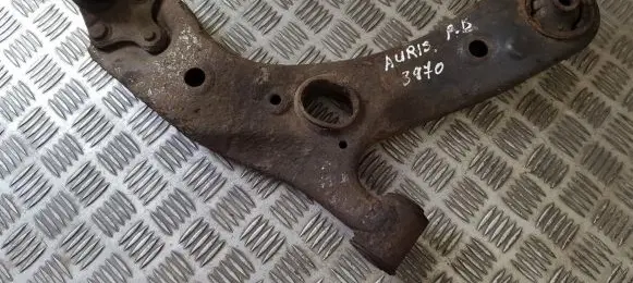 Toyota Auris 150 Front lower control arm/wishbone