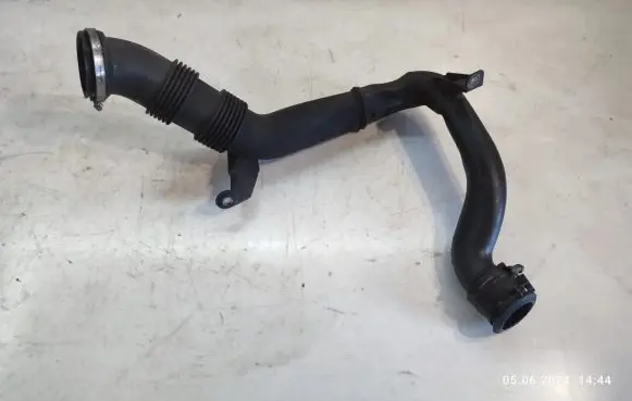 Jaguar XJ X351 Intercooler hose/pipe 9X239689AD