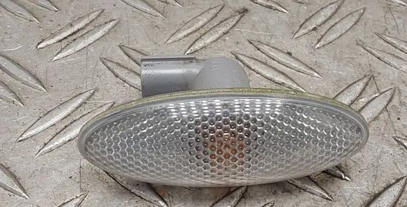 Toyota Verso Front fender indicator light 8173002080