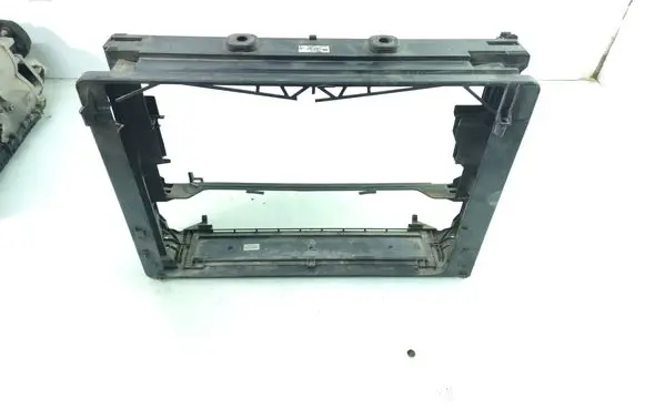 BMW 5 F10 F11 Radiator mount bracket 8509171