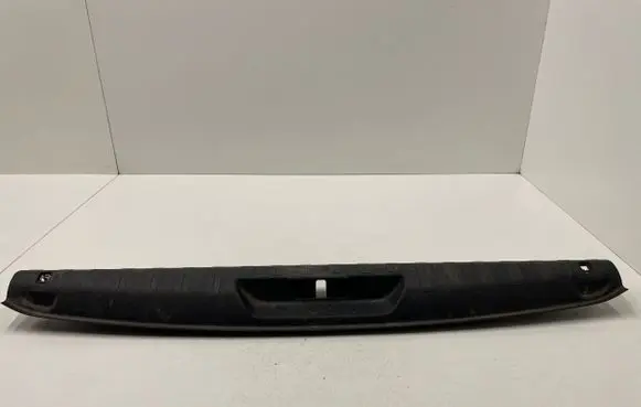 Peugeot 308 Tailgate/boot lid lock trim 106927N01