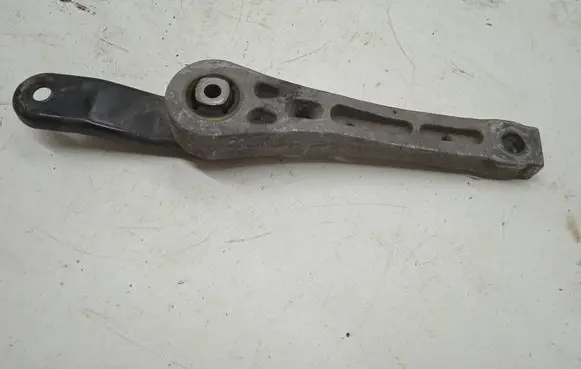 Volkswagen Golf V Engine mount bracket 1K0199855