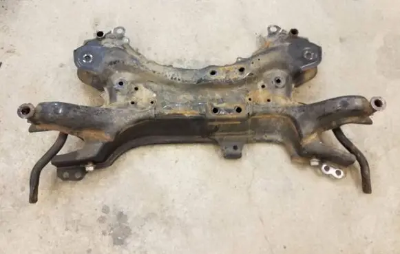 Toyota RAV 4 (XA40) Front subframe