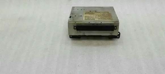 Aston Martin Vantage III CD/DVD changer 31285449