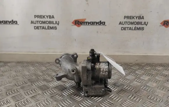 Toyota Corolla Verso E121 Throttle valve 8967221020