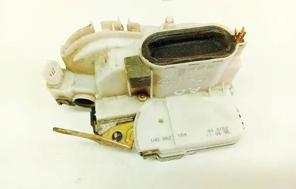 Volkswagen Golf III Front door lock 1H0862154
